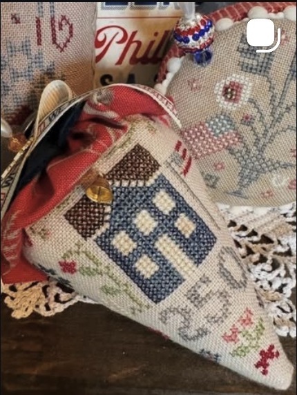 House Pillow Finishing